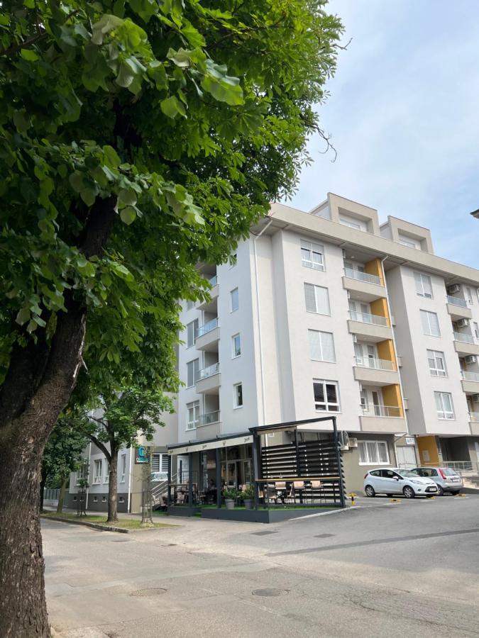 Appartamento Lilly Lux Bijeljina Esterno foto